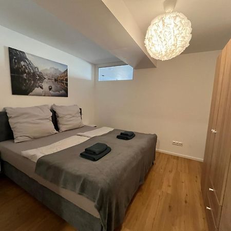 Traumhafte Business & Relax Wohnung Direkt Im Stadtkern Oettingens By Elation Homes Oettingen in Bayern Exteriör bild