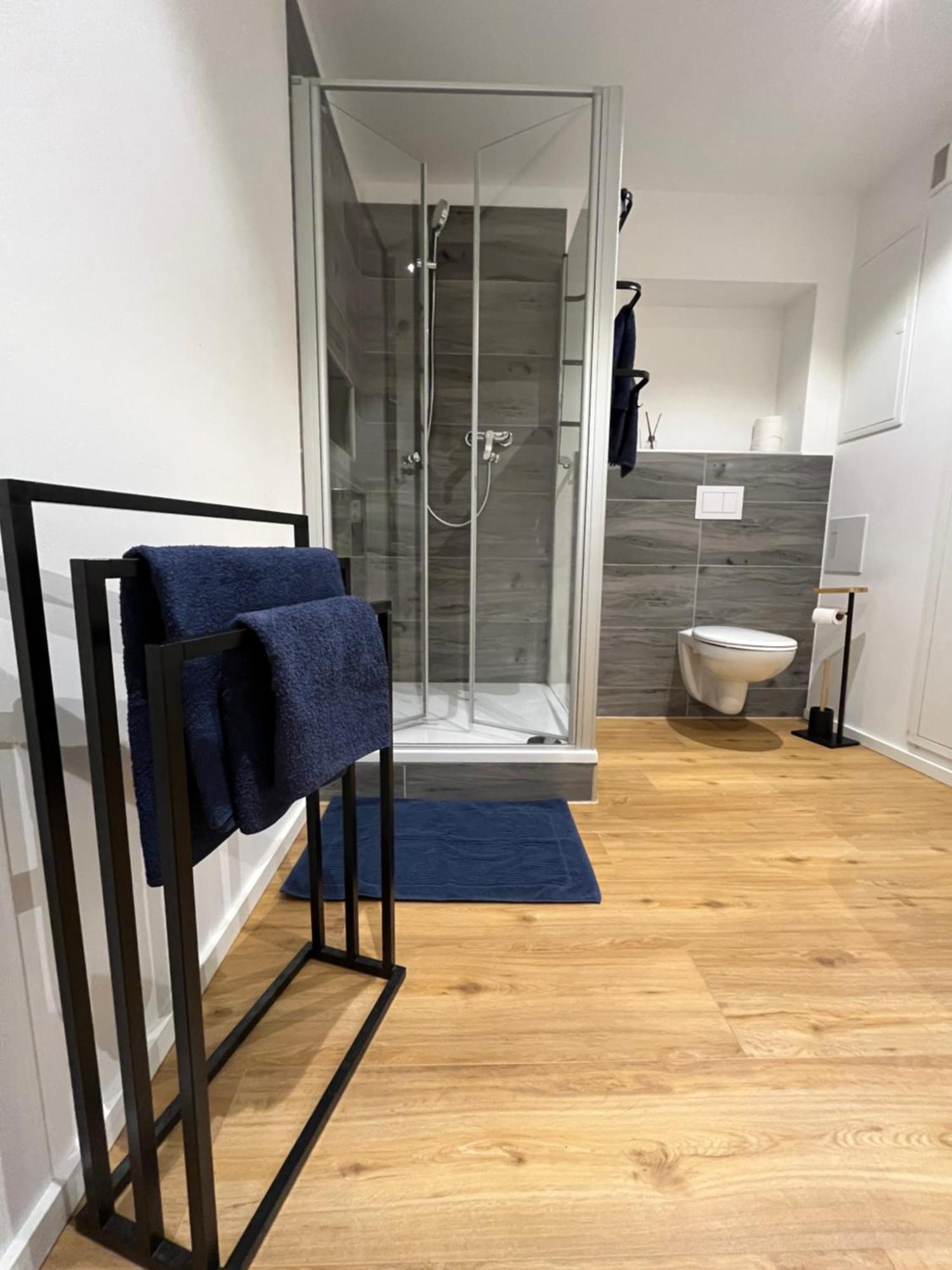 Traumhafte Business & Relax Wohnung Direkt Im Stadtkern Oettingens By Elation Homes Oettingen in Bayern Exteriör bild